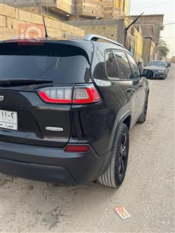 جیپ شیرۆکی